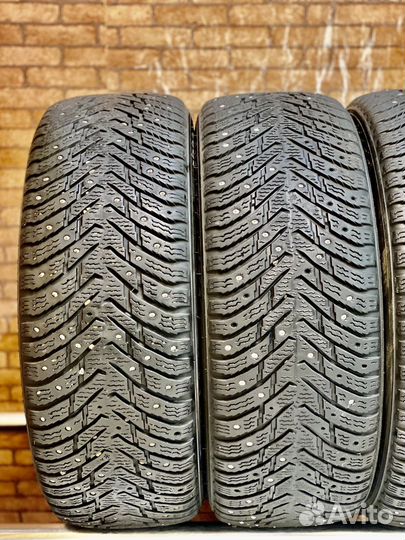 Nokian Tyres Hakkapeliitta 8 215/60 R16 99T