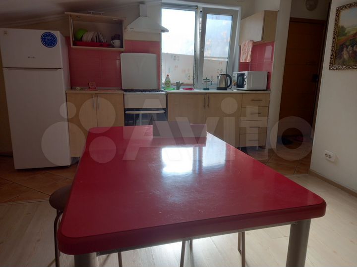 2-к. квартира, 46 м², 3/3 эт.