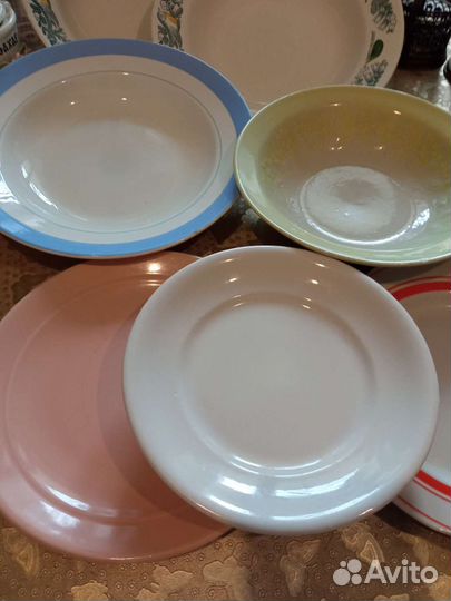 Тарелки глубокие и мелкие