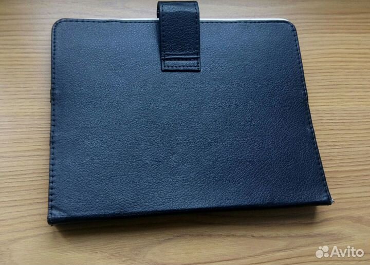 Универсальный чехол для планшета