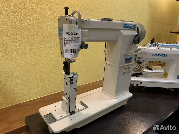 Одноигольная колонковая машина с роликом для кожи