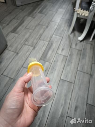 Ложка-поильник medela