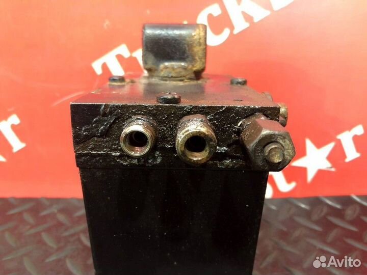 Насос подъема кабины