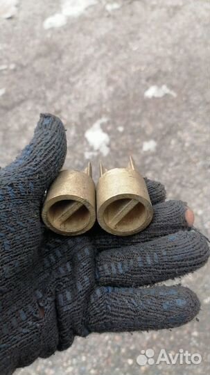 Наконечник под прорезь для натяжки шторы на прицеп