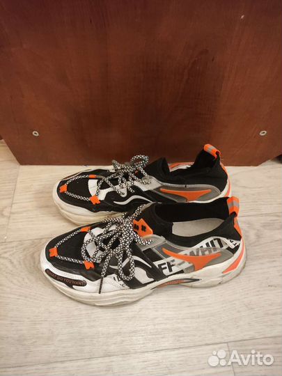 Кроссовки мужские 39