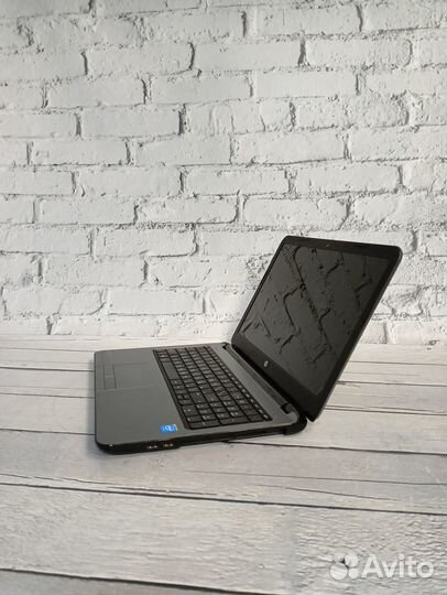 Современный тонкий ноутбук HP (дефекты)