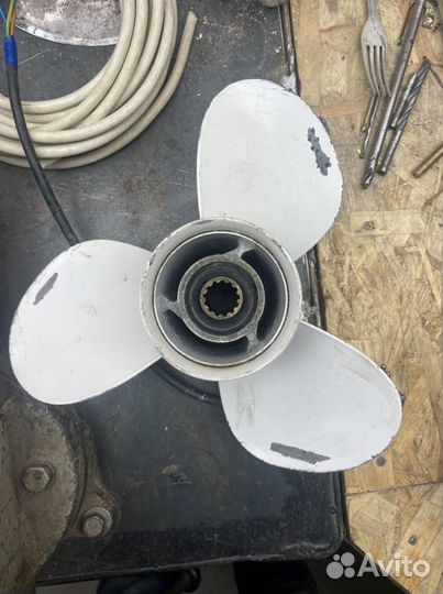 Винт 11 1/8*13 (шаг13) (13 шлицов) (30-65HP)