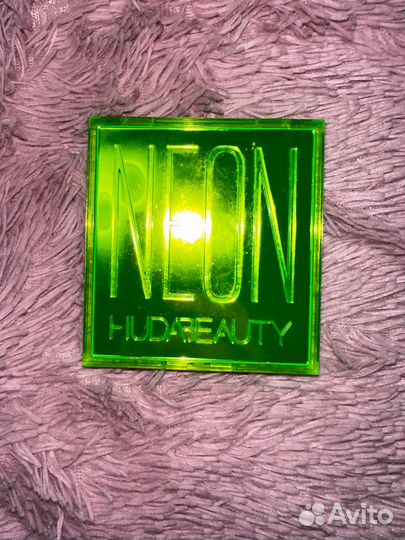 Huda beauty палетка теней