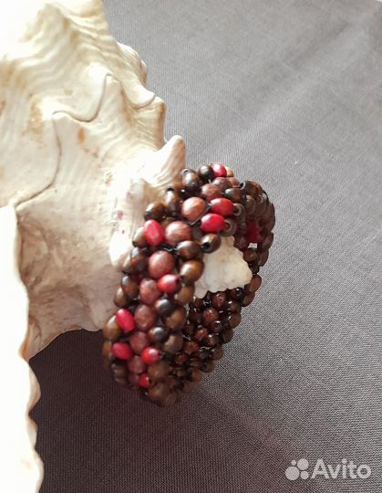 Бусы, браслеты