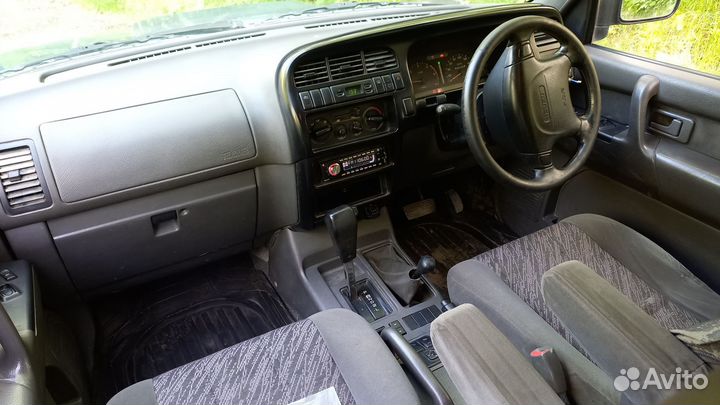 Isuzu Bighorn 3.1 AT, 1995, 250 000 км