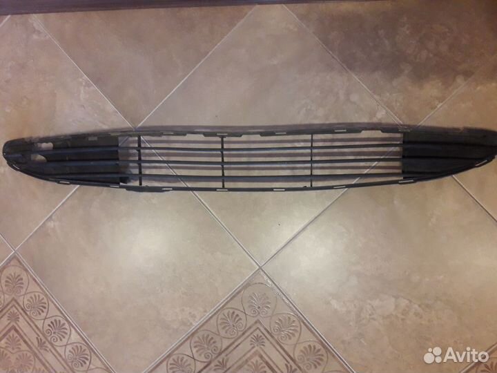 Решетка бампера Пежо 206