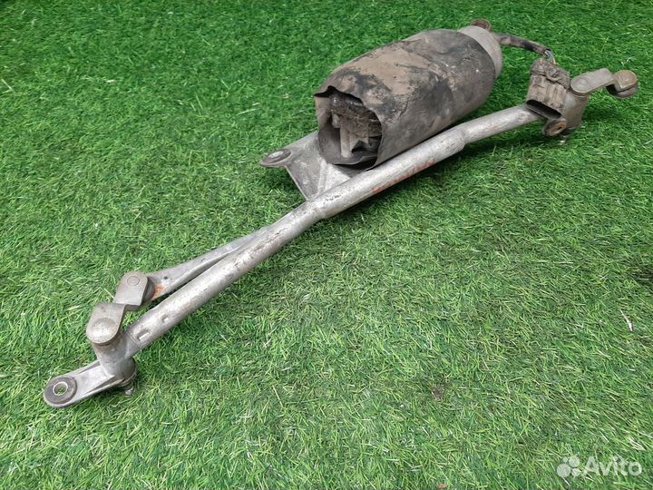 Трапеция стеклоочистителя на Лада Калина