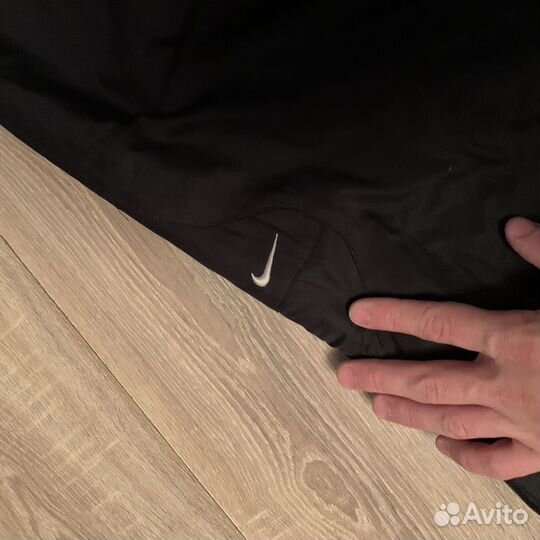 Нейлоновые штаны nike drill vintage едут обратно