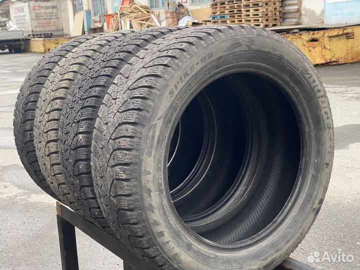 Bridgestone Blizzak Spike-02 205/55 R16