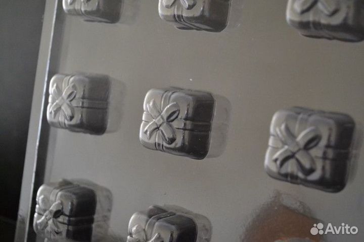 Форма для шоколадных конфет Подарочная коробка