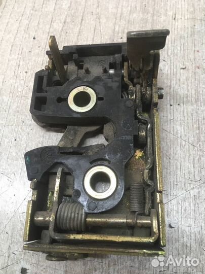 Б/У Замок двери задней левой#001