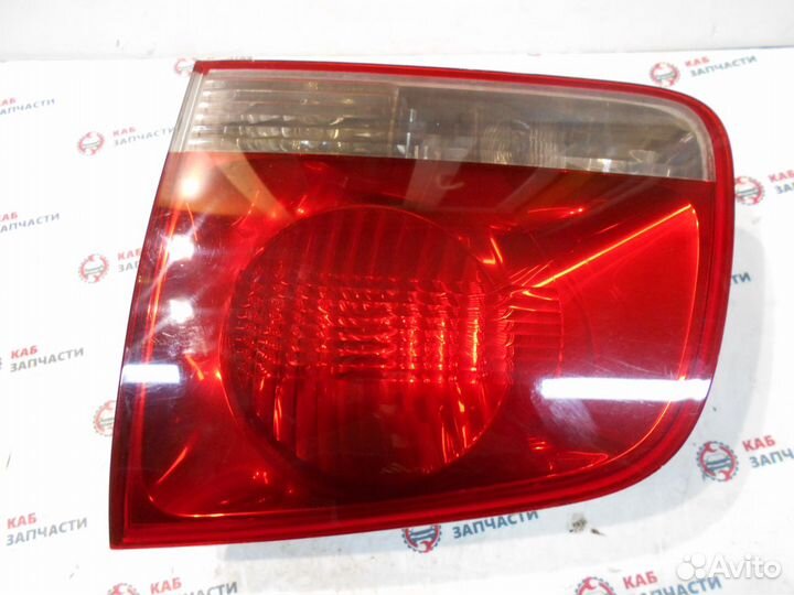 Фонарь задний внутренний VW Touareg 02-10 г/в