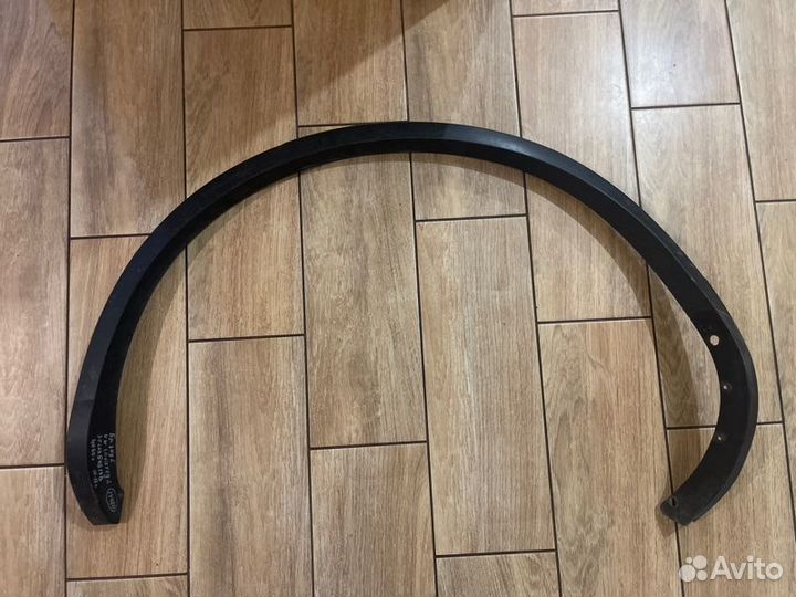 Накладка крыла задняя левая Volkswagen Touareg 2 С