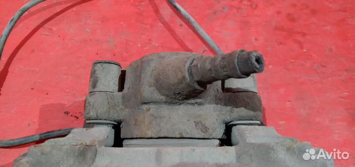 Мерседес Е класс суппорт передний правый W210