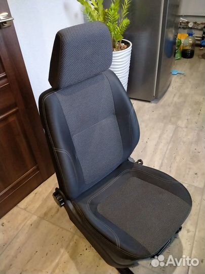 Сиденье с подогревом УАЗ патриот 2015 года