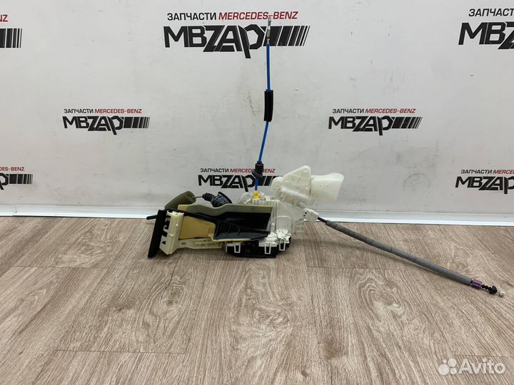 Замок двери передней правой Mercedes W212 E 212