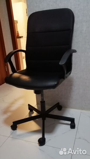 Кресло руководителя офисное компьютерное