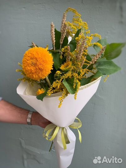 Букет с подсолнухом. доставка цветов Вологда