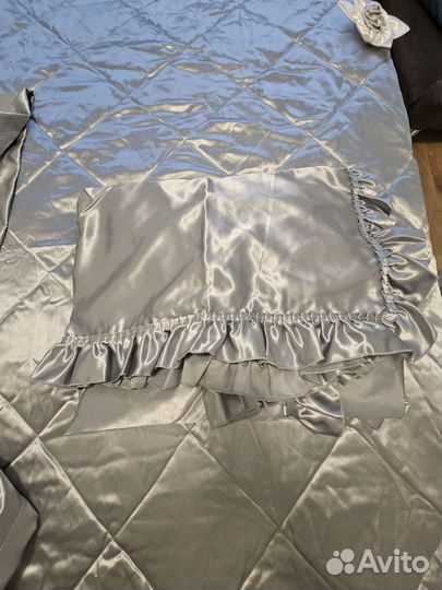 Комплект покрывало на кровать и шторы