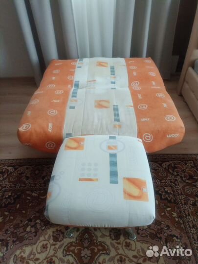 Кресло, пуфик