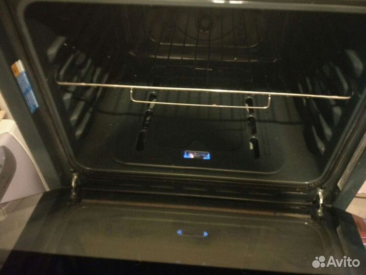 Встраиваемый газовый духовой шкаф Indesit IGW620WH