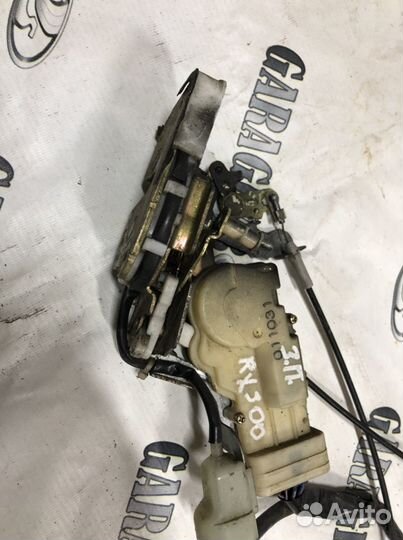 Замок задней правой двери Lexus Rx 300