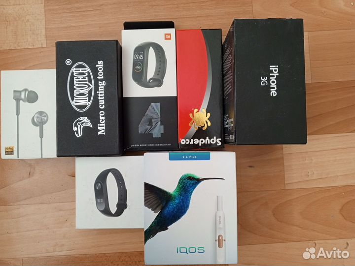 Коробки от Айфона 3G, часов,наушников с паспортами