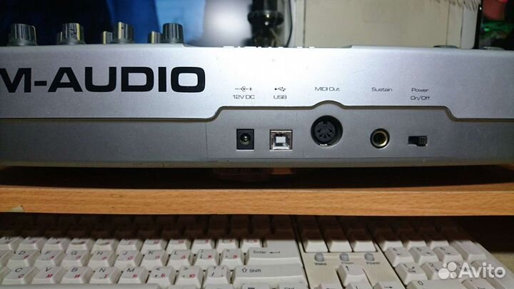 Синтезатор Oxygen8 V2