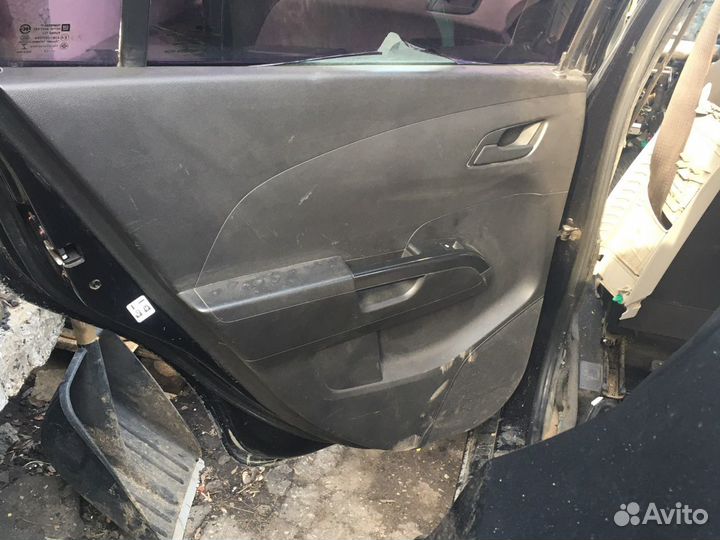 Chevrolet aveo т 300 дверные карты