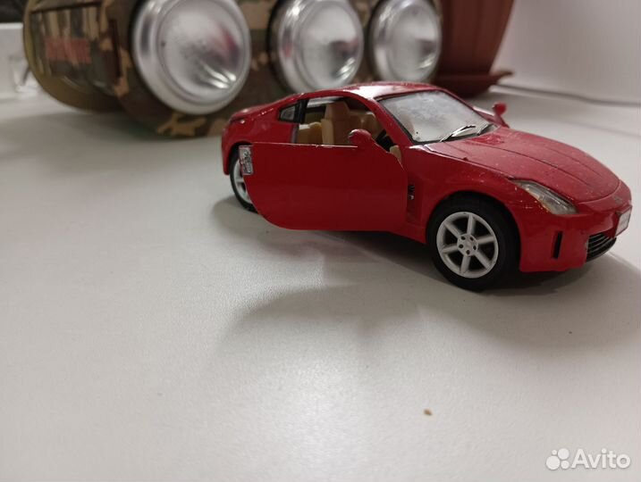 Nissan 350z модель