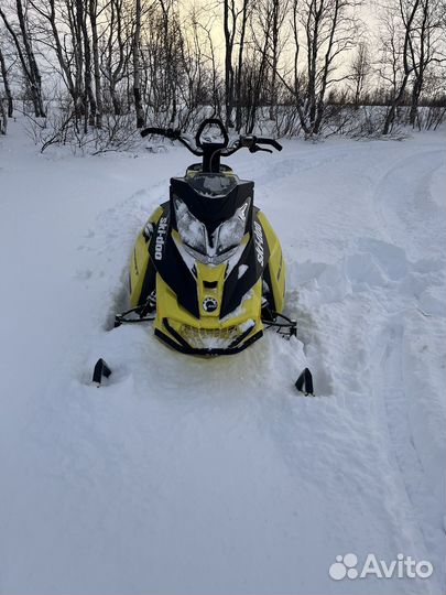 BRP SKI-DOO summit T3