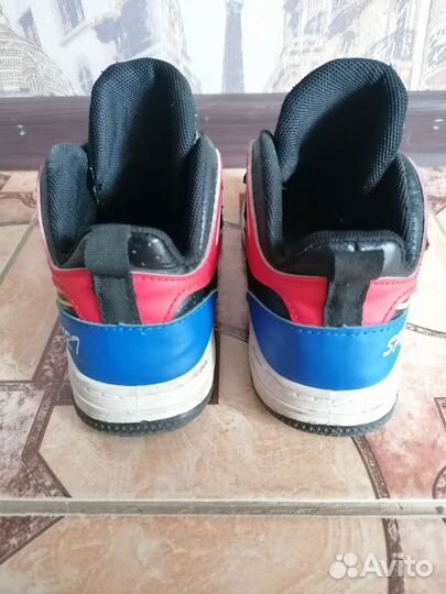 Кроссовки детские