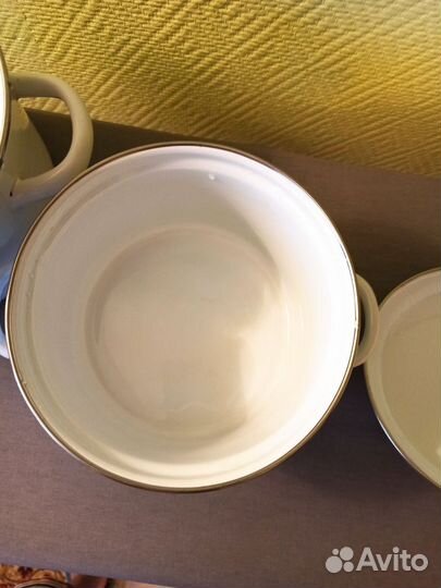 Кастрюля эмалированная новая