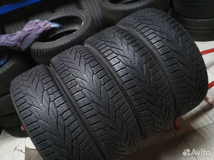 Nokian Tyres Hakkapeliitta R2 SUV 235/65 R17