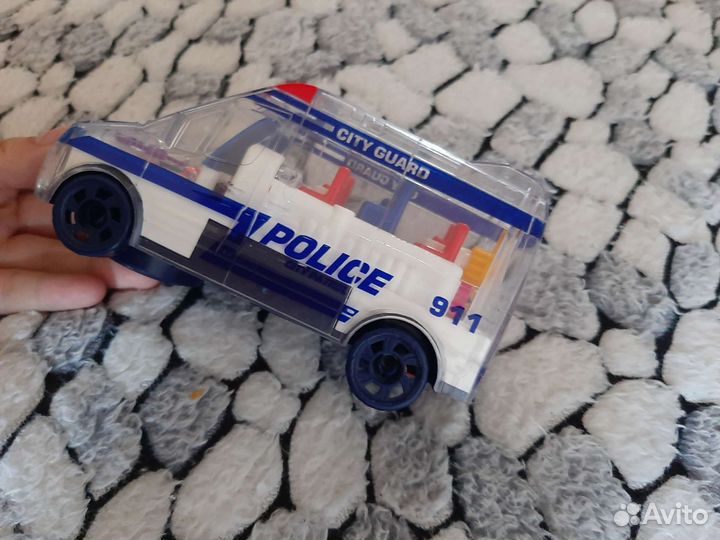 Полицейская машина