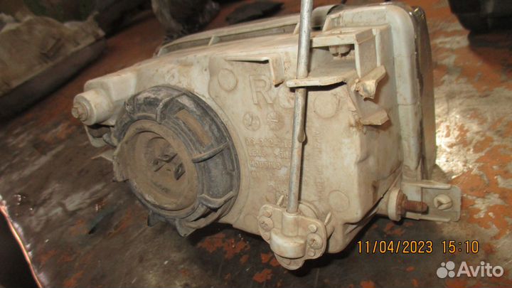 Фара правая (дефекты) Toyota Sprinter E100