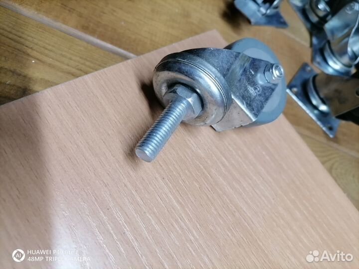 Мебельные колеса металлические