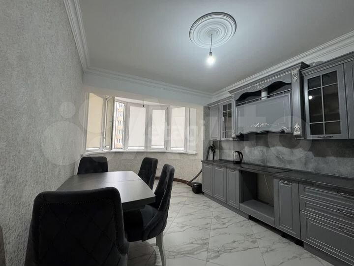 2-к. квартира, 60 м², 4/10 эт.