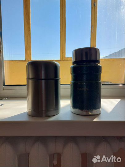 Два термоса