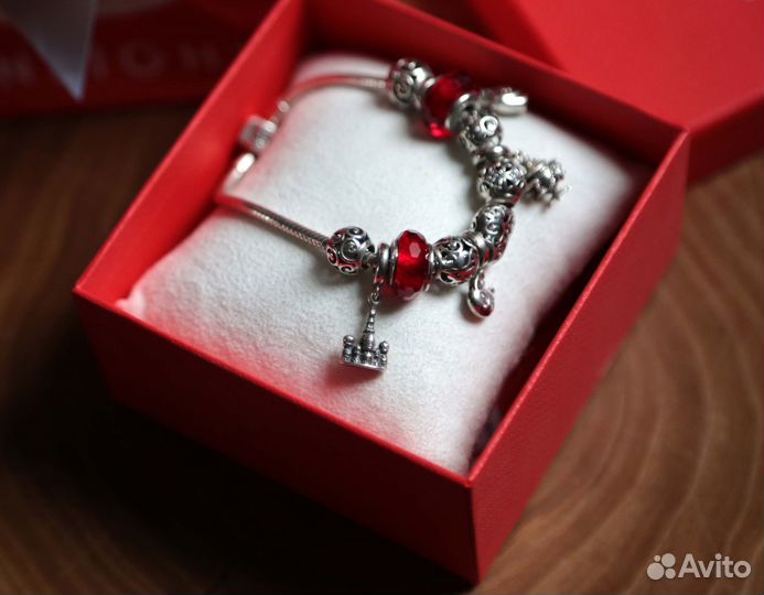 Серебряный браслет с шармами