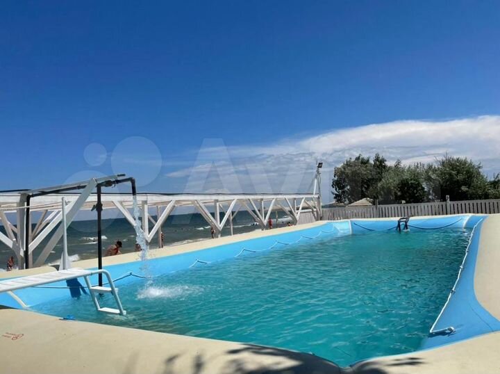 Комната 32 м² в 9-к., 1/2 эт.