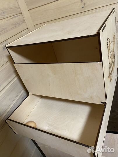 Гнездо с яйцесборником для кур несушек