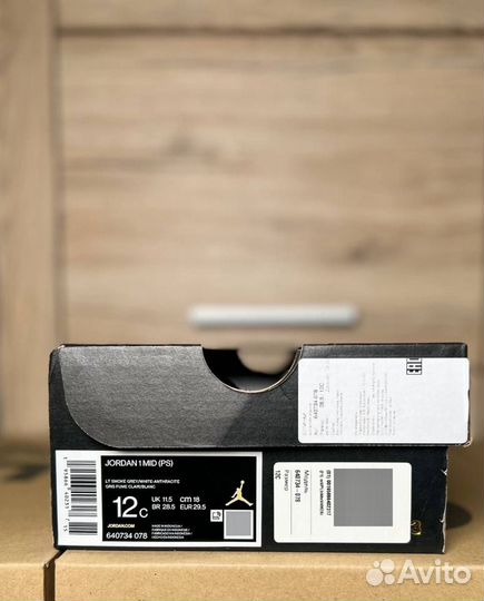 Nike Air Jordan 1 Mid Light Smoke Grey 29.5 EUR