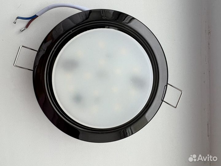 Потолочный светильник