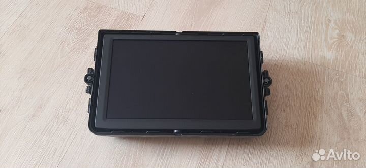 Монитор Mercedes S-Class W221